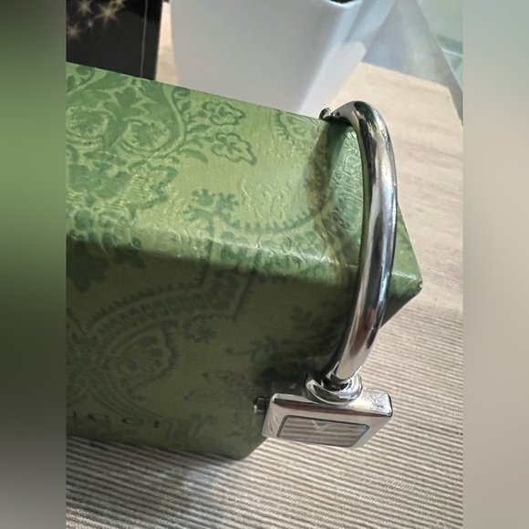 Gucci Watch Full Inclusion - Picture 4 of 9